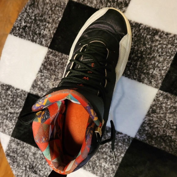 Jordan 12 Playoffs. Sneaker size women's 8.5 boys 7. - Picture 5 of 11